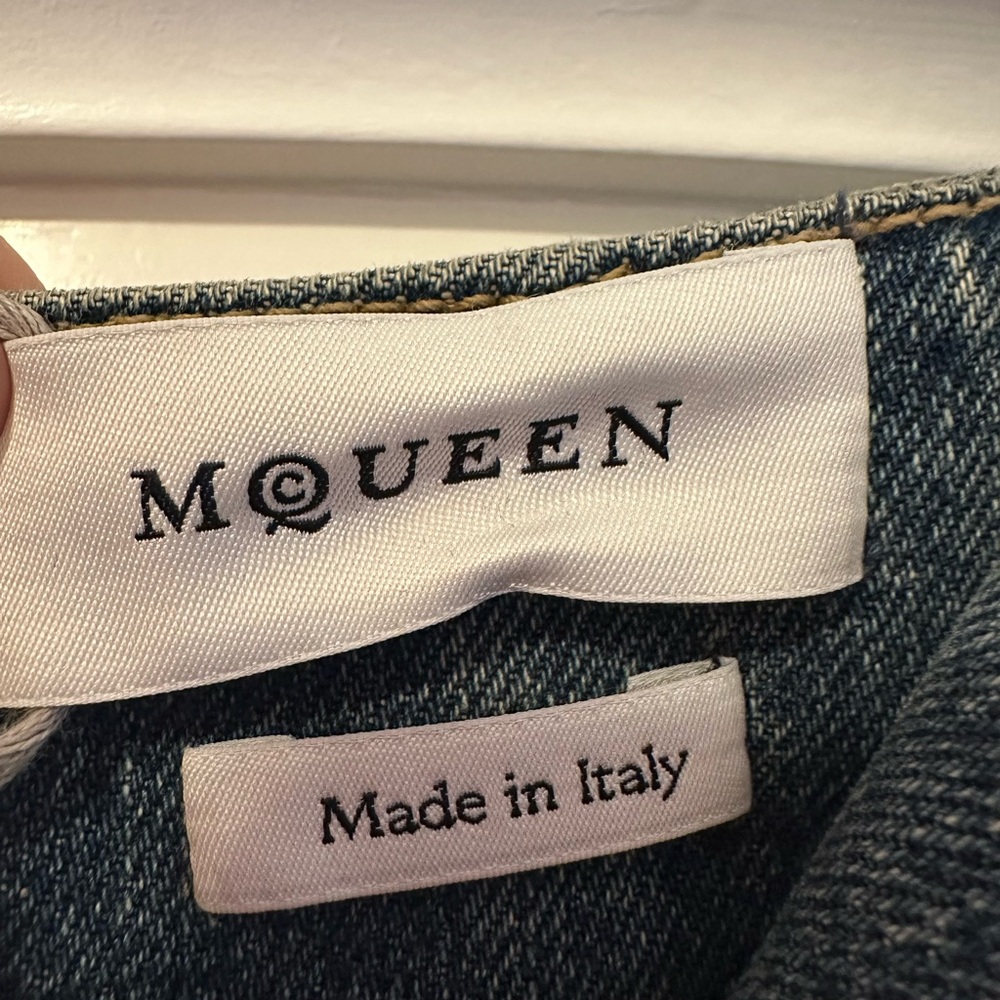 Alexander McQueen
Foldover-Waist Midi Denim Skirt - Picture 9 of 13